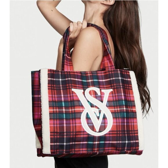 Victoria's Secret Holiday Plaid Faux Sherpa Tote - NWT - Picture 1 of 5